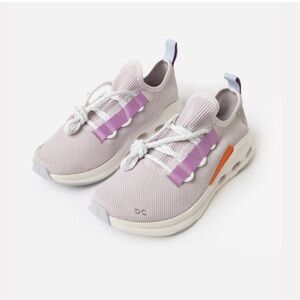 On Running OnCloud Cloud easy Lavender Sneakers with White Accents 6.5
